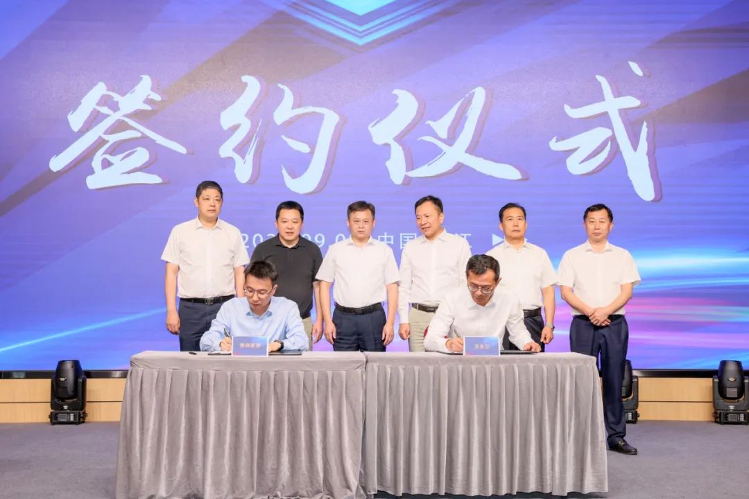 動力與能源產(chǎn)業(yè)集群圓桌座談會在靖召開 動力與能源產(chǎn)業(yè)集群圓桌座談會在靖召開